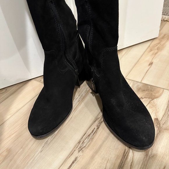 Vince Camuto Boots - Picture 7 of 9